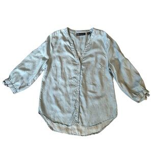 5/$25 New York & Company women’s light blue chambray top size small